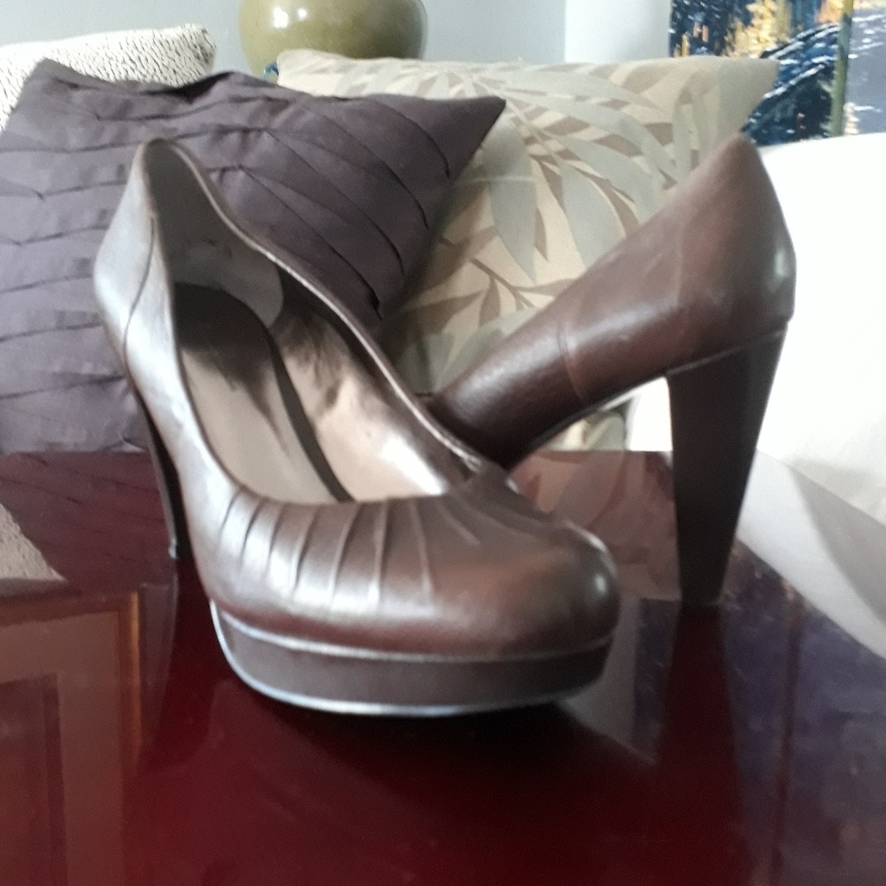 Women's shoes